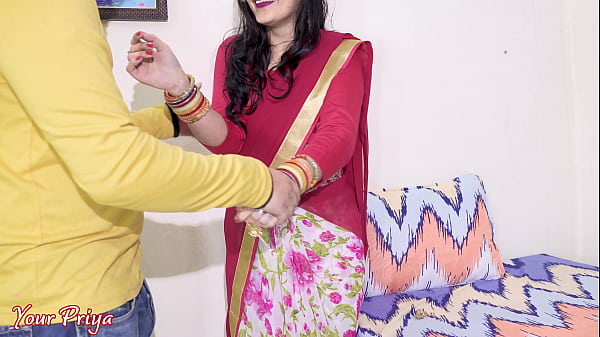 Desi bhabhi dapat anal keras setelah blowjob dalam yang bikin nafsu membara.