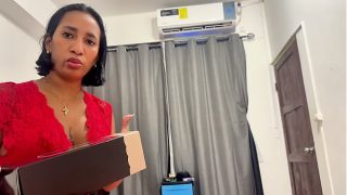 Ibu Tiri Montok Leyne Rodriguez Terjebak dan Dihardiki Anak Tiri yang Horny
