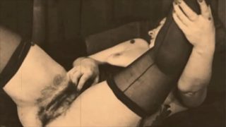 “Vintage Mothers: Kisah Panas Para Ibu-Ibu Tua dari Kehidupan Rahasia Seorang Bangsawan Inggris Era Victoria”