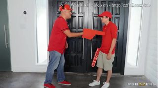 Double Dip di Ranjang / Brazzers / unduh lengkap di zzfull.com/tub