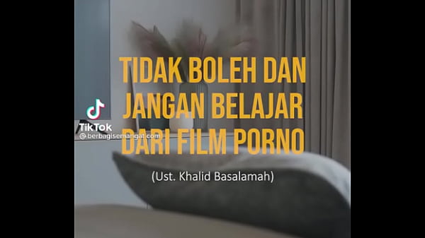 Gadis Lokal yang Menggoda