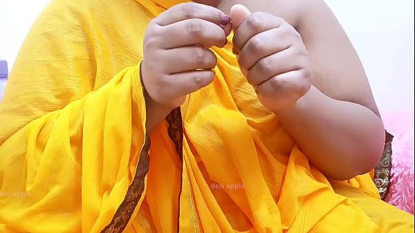 Payudara montok tante India yang menggoda