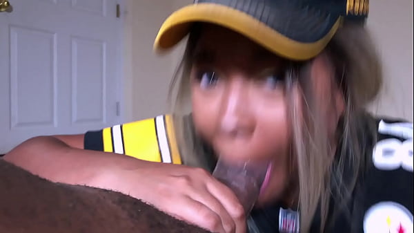 Steelers lagi jago banget musim ini, jadi aku mau rayain dengan ngewe yang bikin basah semua.