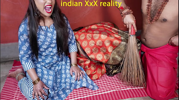 Ibu Tiri India Super Hot Menggoda dalam Adegan Panas