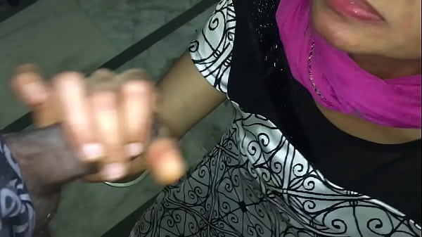Bhabhi Gujju yang haus sperma, doyan telan cairan pejantan India