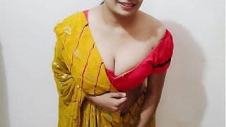 भाभी ने देवर का हाथ पकड़ा हस्तमैथुन करते हुए, फिर उसके बड़े लंड से खुद को भरवा लिया