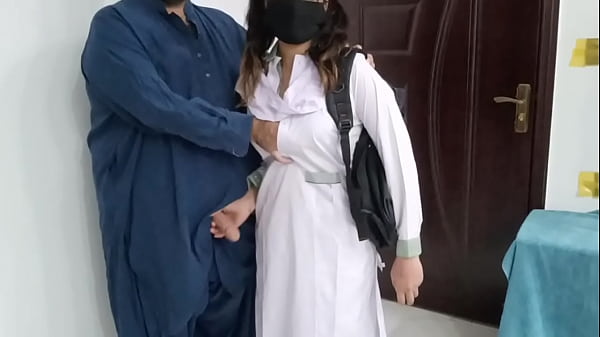 Gadis Sekolah Desi Pakistan Digerogoti Ayah Tiri