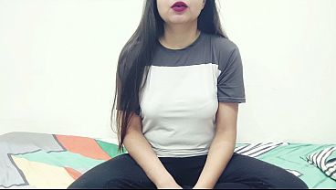 Langkah seksi Saara bikin sang kakak tiri lupa pacar dan tergoda pengalaman pertama yang panas.
