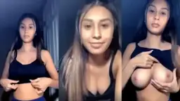 Gadis Remaja Payudara Montok dan Mulus
