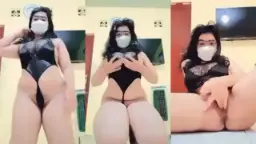 Putri Fatikha Telanjang Bulat Masturbasi Tanpa Penutup Kepala
