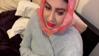 Video panas pasangan mesra di Bangladesh: ibu montok dan kekasihnya beradegan intim