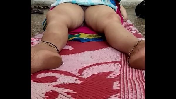 Pijat Sensual Tante Desi yang Menggoda