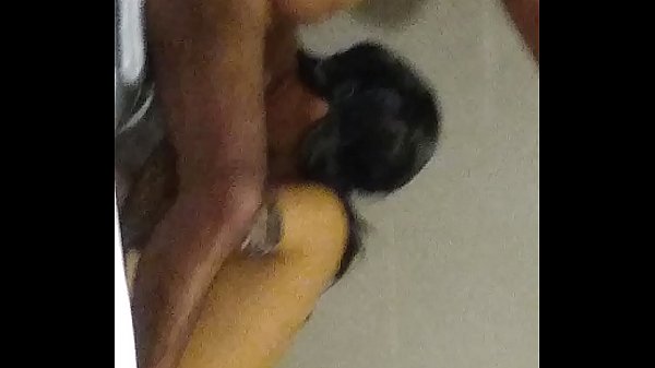 Neha ngentot adik tiri sambil mandi dengan suara mesum Hindi