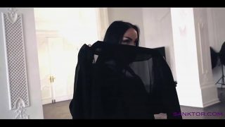 SANKTOR 042 – GADIS ARAB MENARI TELANJANG DENGAN GERAKAN MESRA