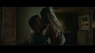 Blake Lively Menggoda di Balik Layar The Town