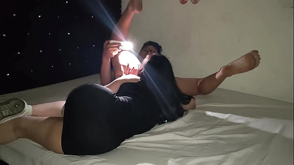 Makan malam panas bersama sepupu tiriku yang menggoda
