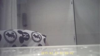 偷窥姐姐诗诗沐浴的私密瞬间