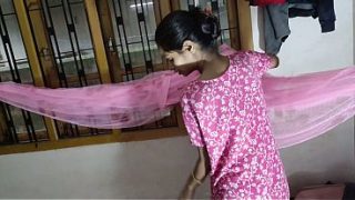 Desi Bhabhi Menggoda Kekasih Berpenis Besar ke Rumah untuk Bercinta Keras di Sore Hari