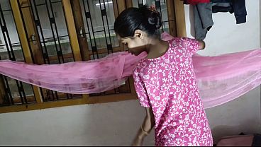 Desi Bhabhi Menggoda Kekasih Berpenis Besar ke Rumah untuk Bercinta Keras di Sore Hari