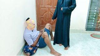 Ngentot ibu tiriku sampai meraung-raung di rumah
