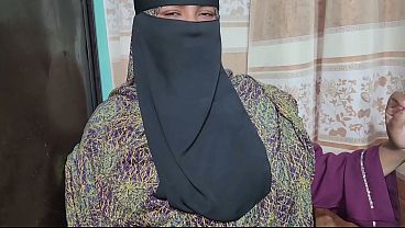 Aku menggila dengan guru anak tiriku di rumah kosong yang sunyi.