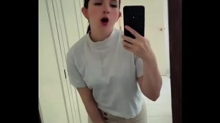 Gimana hari Selasamu? Aku udah laper banget, pengen melahap sesuatu yang bikin panas…