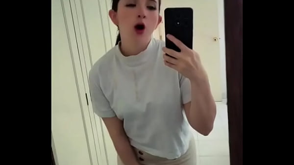 Gimana hari Selasamu? Aku udah laper banget, pengen melahap sesuatu yang bikin panas…