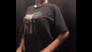 Gairah Membara di Gym, Berakhir di Toilet dengan Leluapan Nikmat yang Memuaskan