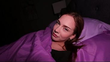 Menginap Bersama Adik Tiriku yang Menggoda – Venus Vixen