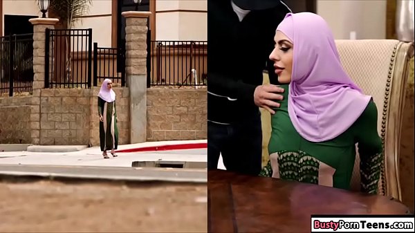 Gadis Arab menggoda dengan mulut dan ranjang yang panas