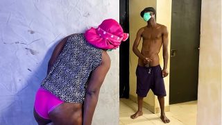 Perang Ranjang Panas: Kakak Tiri Ebony Seksi dan Adiknya yang Tak Tahan Godaan