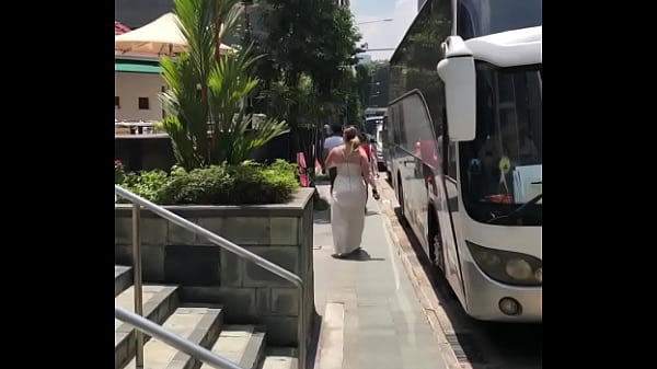 Pantat Besar Tiongkok yang Menggoda