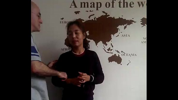 Pasangan Amerika dan istri Tionghoa panas dengan bujang lokal di tiga baris Dongguan