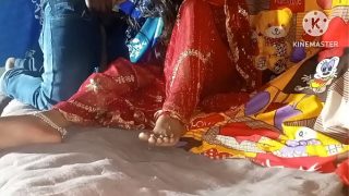 भारतीय देसी भाभी गाँव के मजबूत लड़के के साथ रात भर की उत्तेजक मुलाकात
