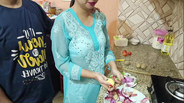 Bhabhi India yang pemalu digoyang keras oleh adik ipar