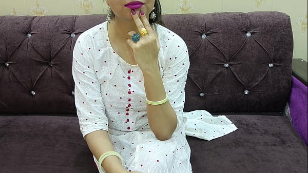 Cek deh celah basah desi India, biar nafsu lihat memek merahmu malah bikin pantatmu digoyang