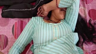 Cowok India bikin pacarnya perawan pecah dan ngebor keras-keras