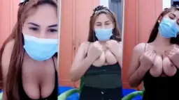 Freya Tampil Hot di Live Show