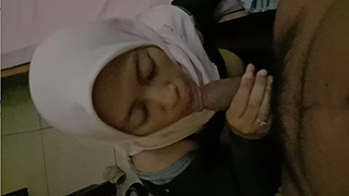 Indo Hijab Cantik Ngentot dan Sepong Kontol Pacar