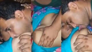 Jija mengisap payudara susu Sali yang montok dalam film porno Bangla