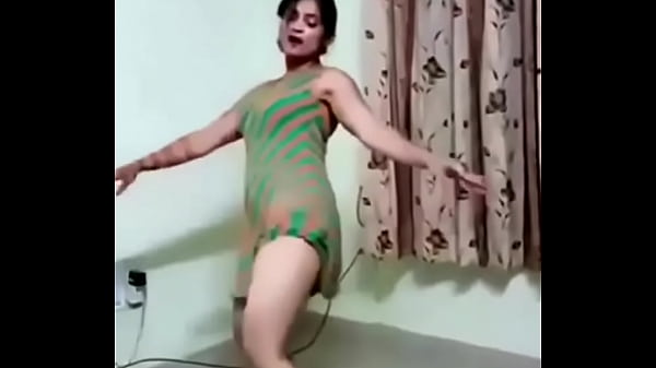 Tarian Menggoda Gadis Desi yang Bikin Bergairah