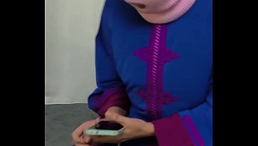 سعودية متهيجة تتناك مع سواقها وتتجلى في نيك شرموطة عربية
