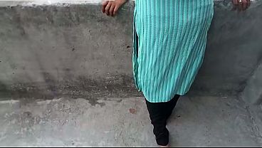 Bhai ne apni desi stepsister ko zor zor se chodkar cheekh cheekh kar diya, pura audio sunai de raha hai