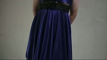 NGENTOT TANTE INDO BERGAUN SATIN BIRU SAMPE KEBOCORAN DALEM – AUNTIE IN BLUE SATIN DRESS GETS FILLED UP INSIDE
