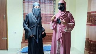 Kakak tiri berhijab Desi mendambakan kontol besar adik tiri di dalam memek sempitnya