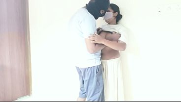 Adik tiri panas pengin digoyang kontol gede di lubang sempitnya