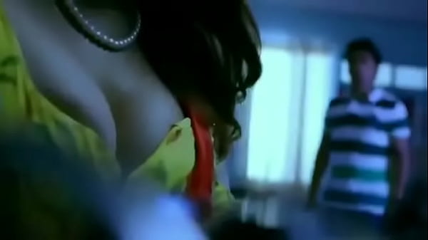 Desi Bhabhi Menggoda dengan Nafsu Membara
