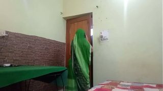 Goyang liar kurir India, ngentot panas dalam bahasa Hindi