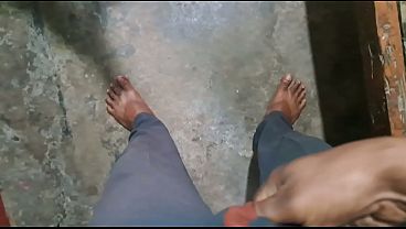 Pacar Desi melayani nafsu pacar di kamar mandi