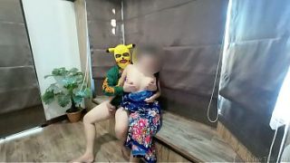 Nona Thai Bergairah di Sarong – Taman Rahasia yang Menggoda di Alam Terbuka